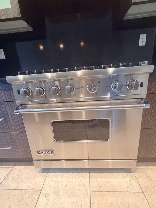 Viking Commercial-Style Range Service: Control Knobs Replaced and Preventive Cleaning Completed